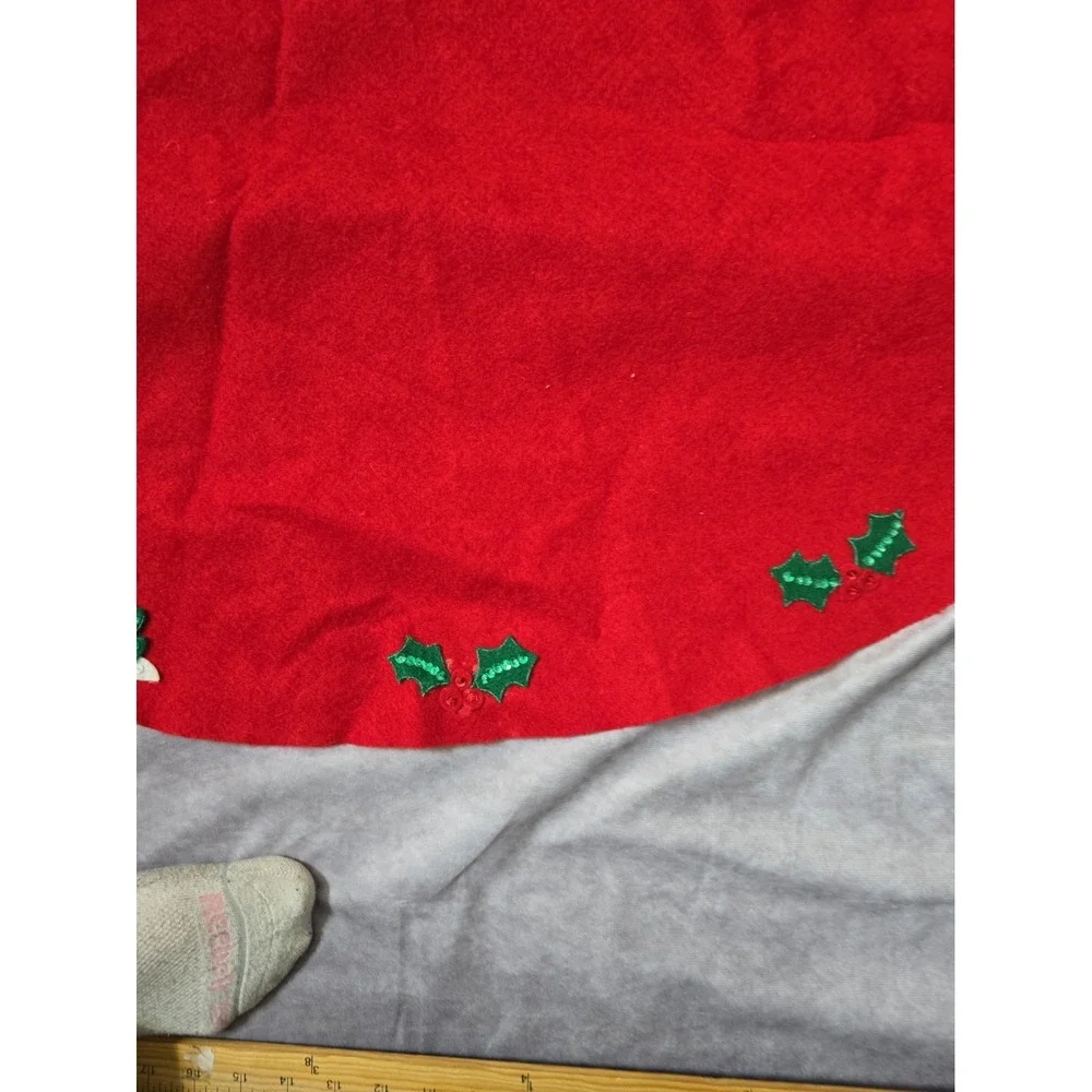 Completed Bucilla? Felt Applique Tree Skirt Santa Snowman Reindeer Mouse 43